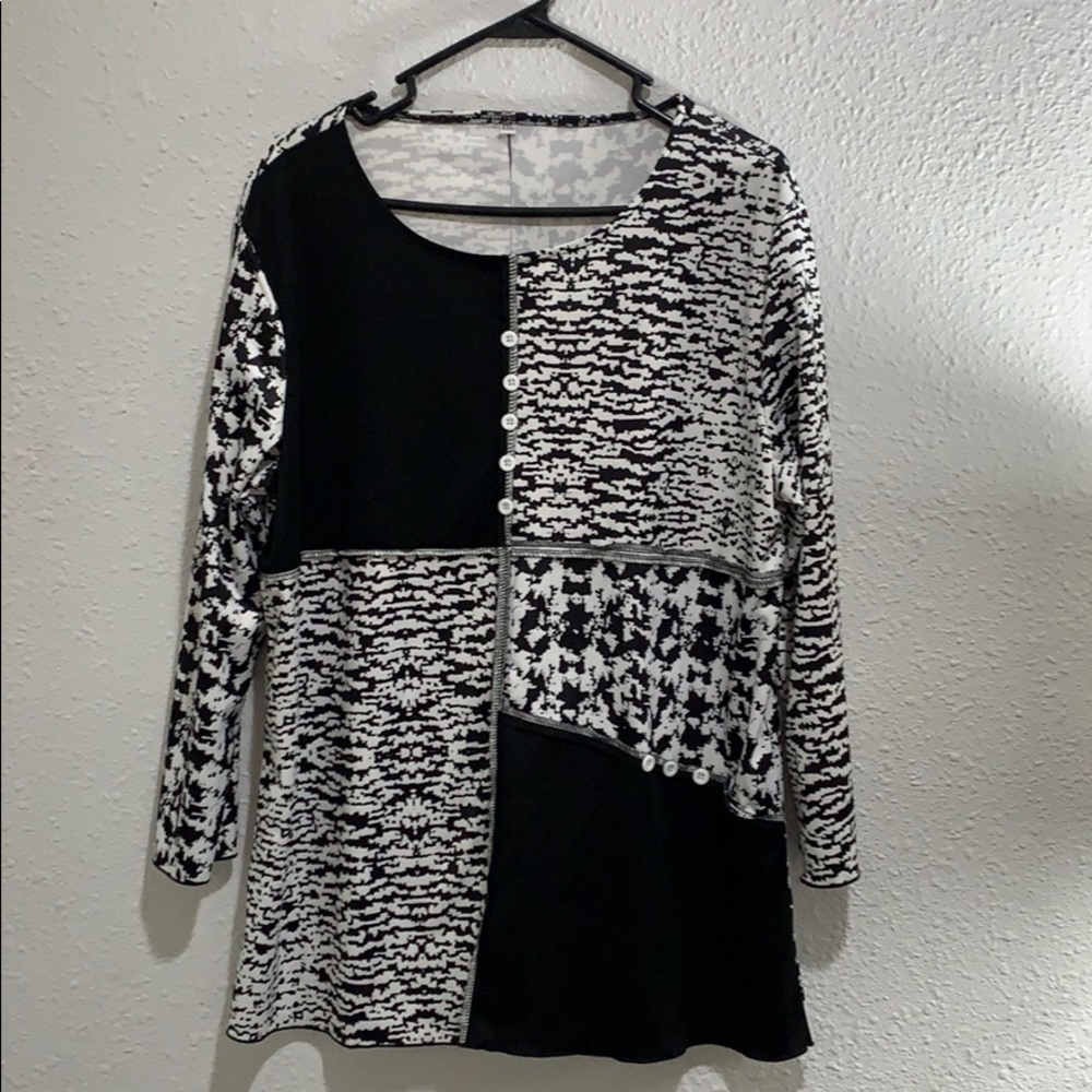 Women’s casual/career blouse. NWOT 2X